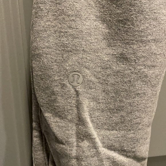 Lululemon - Picture 4 of 5